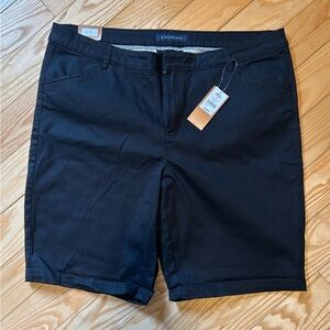 Denver Hayes Women's Mid-Rise Black Bermudas